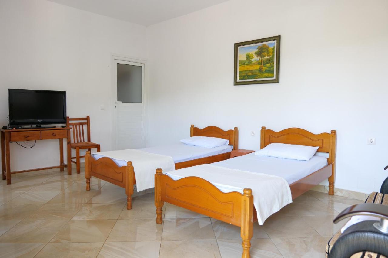 Pellumb Apartments Ksamil Esterno foto