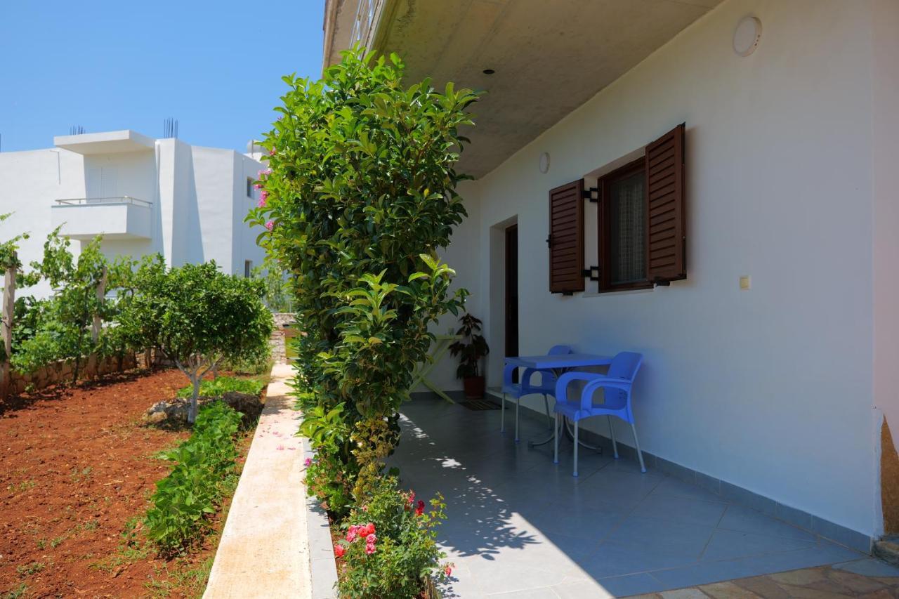 Pellumb Apartments Ksamil Esterno foto
