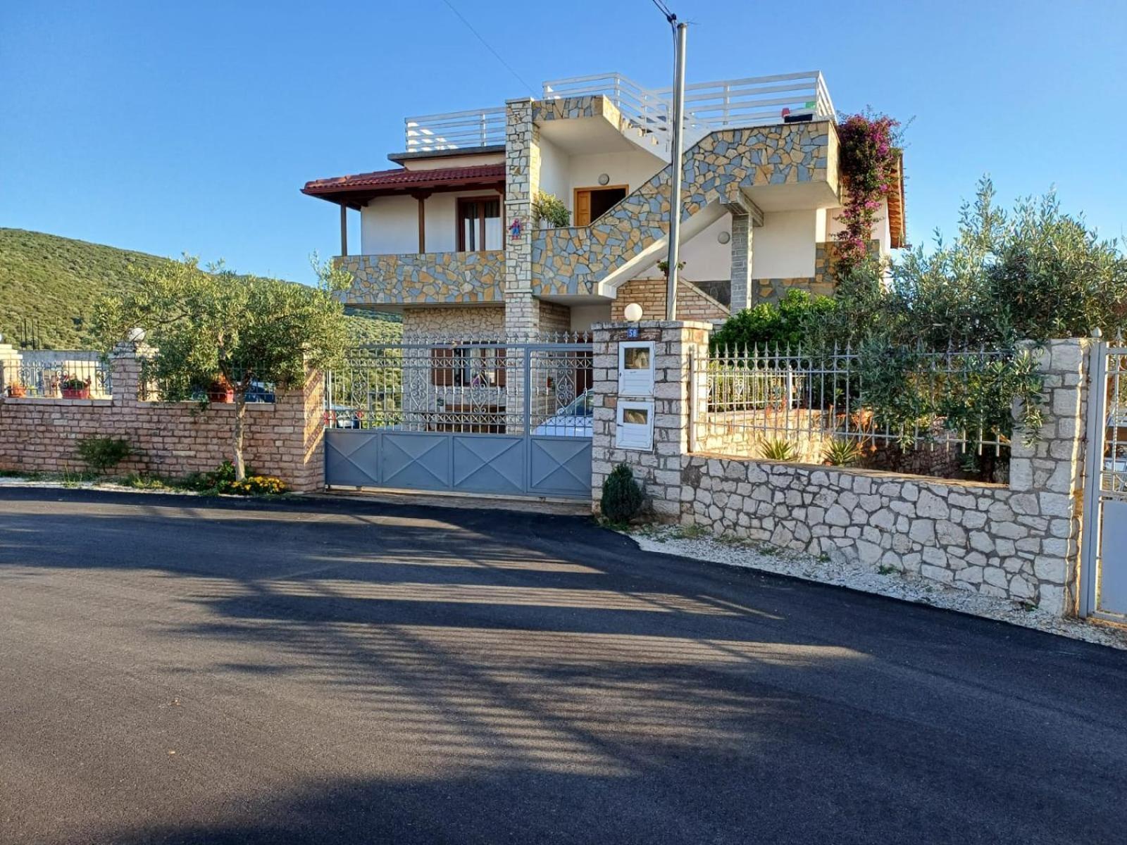 Pellumb Apartments Ksamil Esterno foto